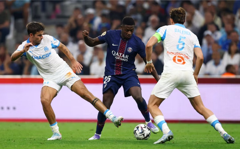 Marseille gặp khó khi tiếp đón Paris Saint Germain